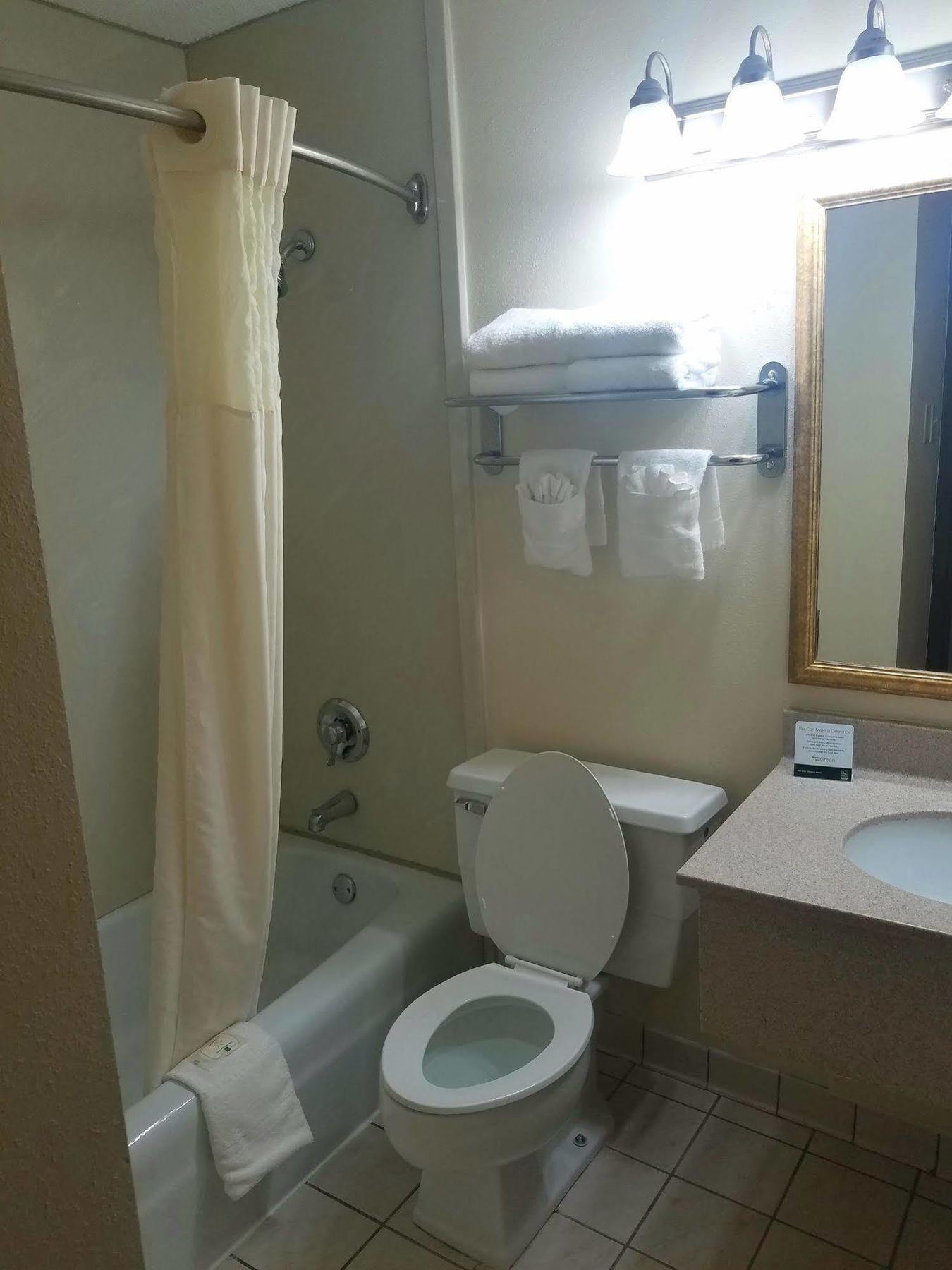 Quality Inn Morris I-80 Luaran gambar